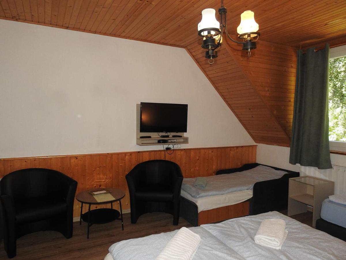 Matraszentimre Panzio Hotel Buitenkant foto