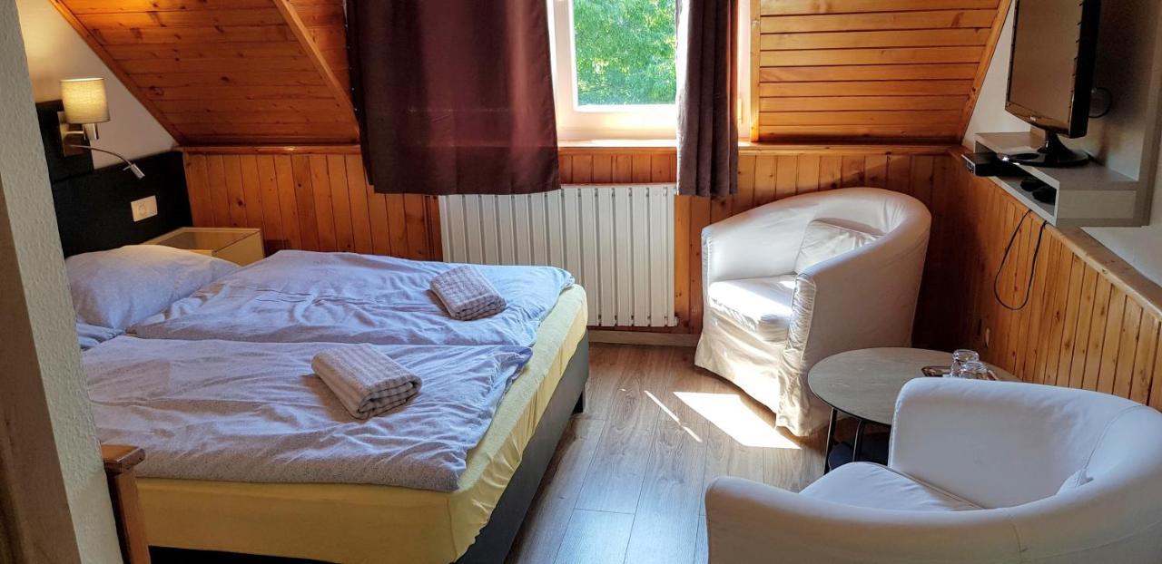 Matraszentimre Panzio Hotel Buitenkant foto